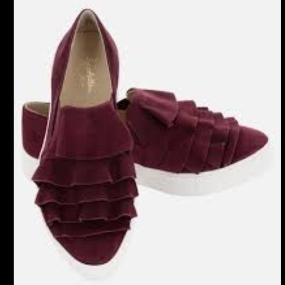 Ruffle Seychelles shies size 7